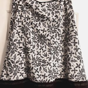 Requirements women's zip-up Black & White floral print skirt size 14.